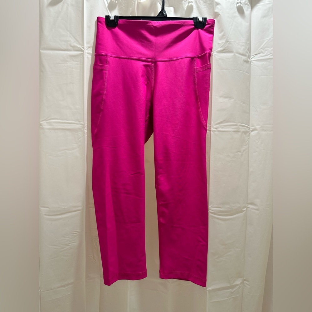 Old Navy vibrant Pink Cropped Leggings - Picture 2 of 4